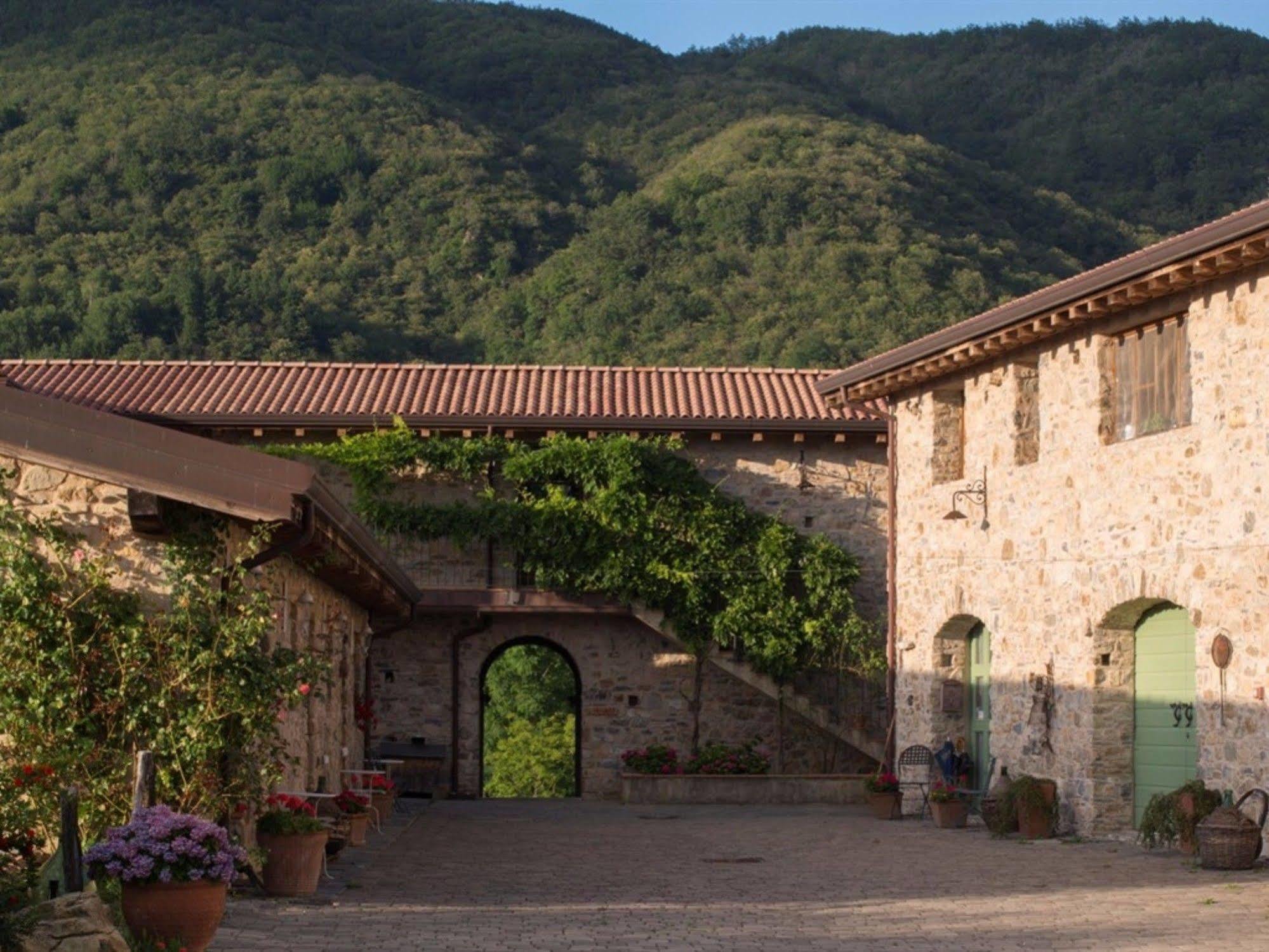 Hotel Podere Conti Filattiera Εξωτερικό φωτογραφία